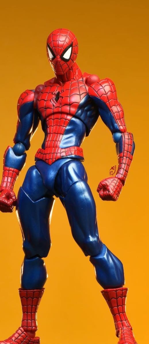 Procuro spider man revoltech 1.0 até 300 reais