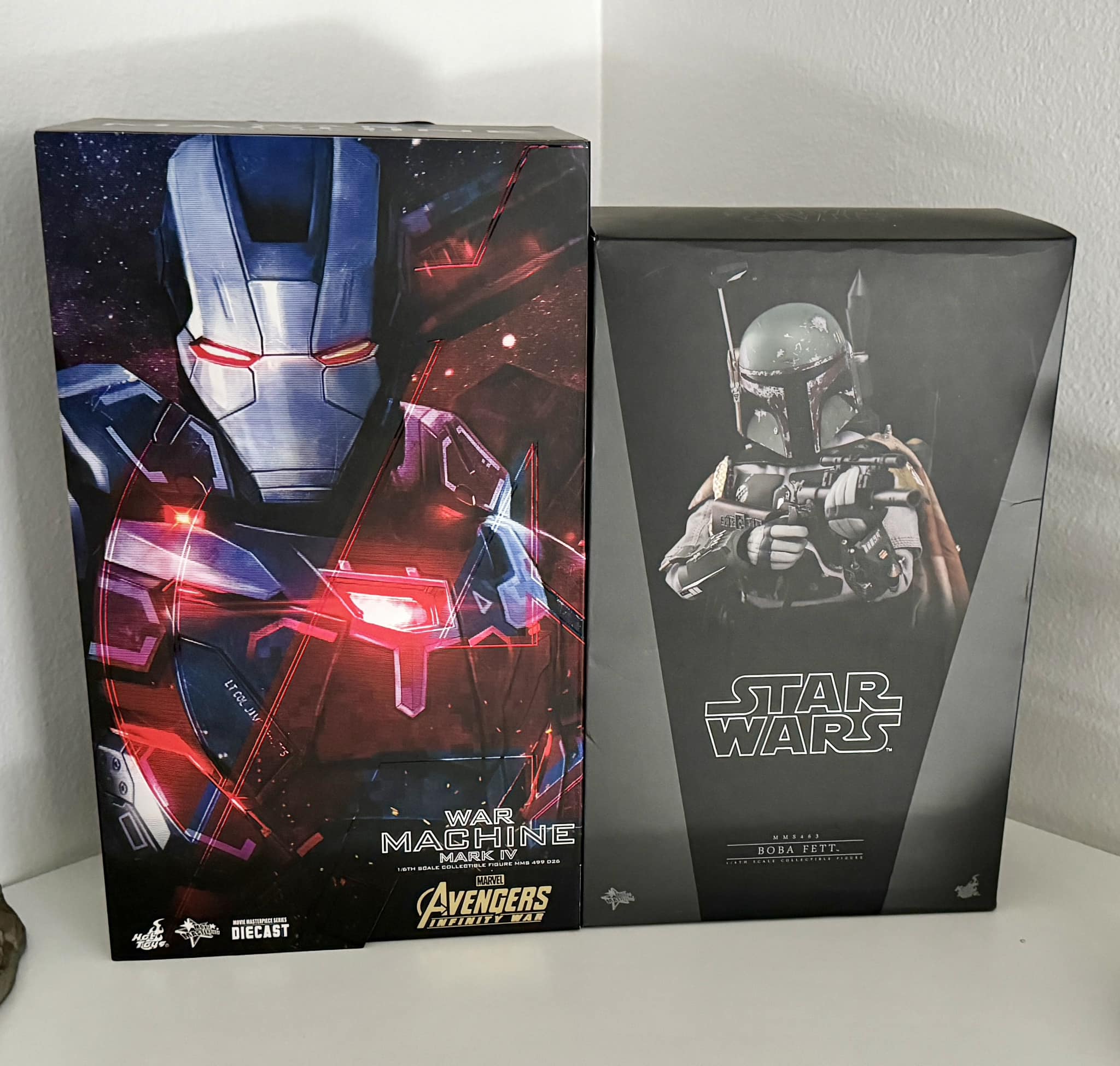 Boa noite a todos. Tenho dois Hot Toys para venda ou troca. Tenho referências no…