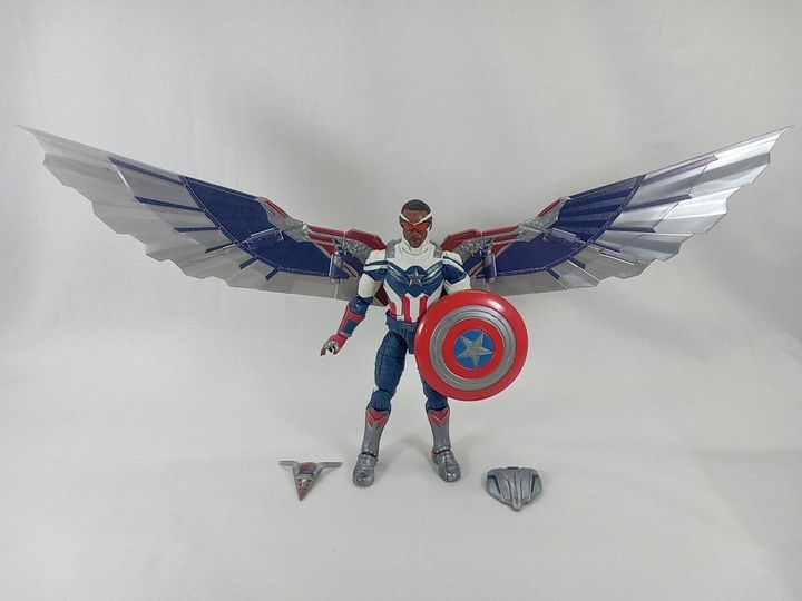 Procuro Capitão Sam Wilson com Asas Baf ou apenas as Asas completas para compra….