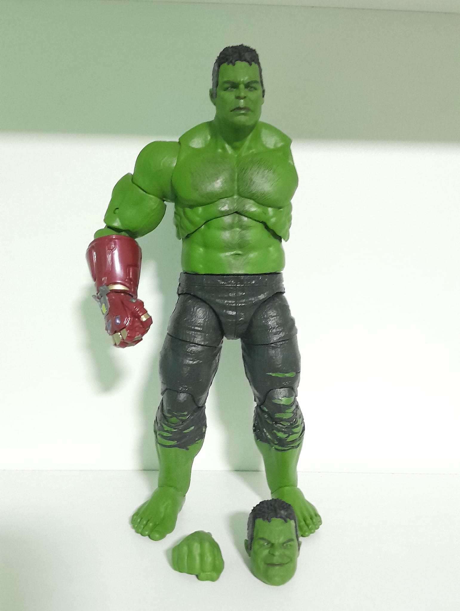Leia mais sobre o artigo Procuro braço esquerdo do hulk ele vem com esse boneco. Só falta esse braço pra …