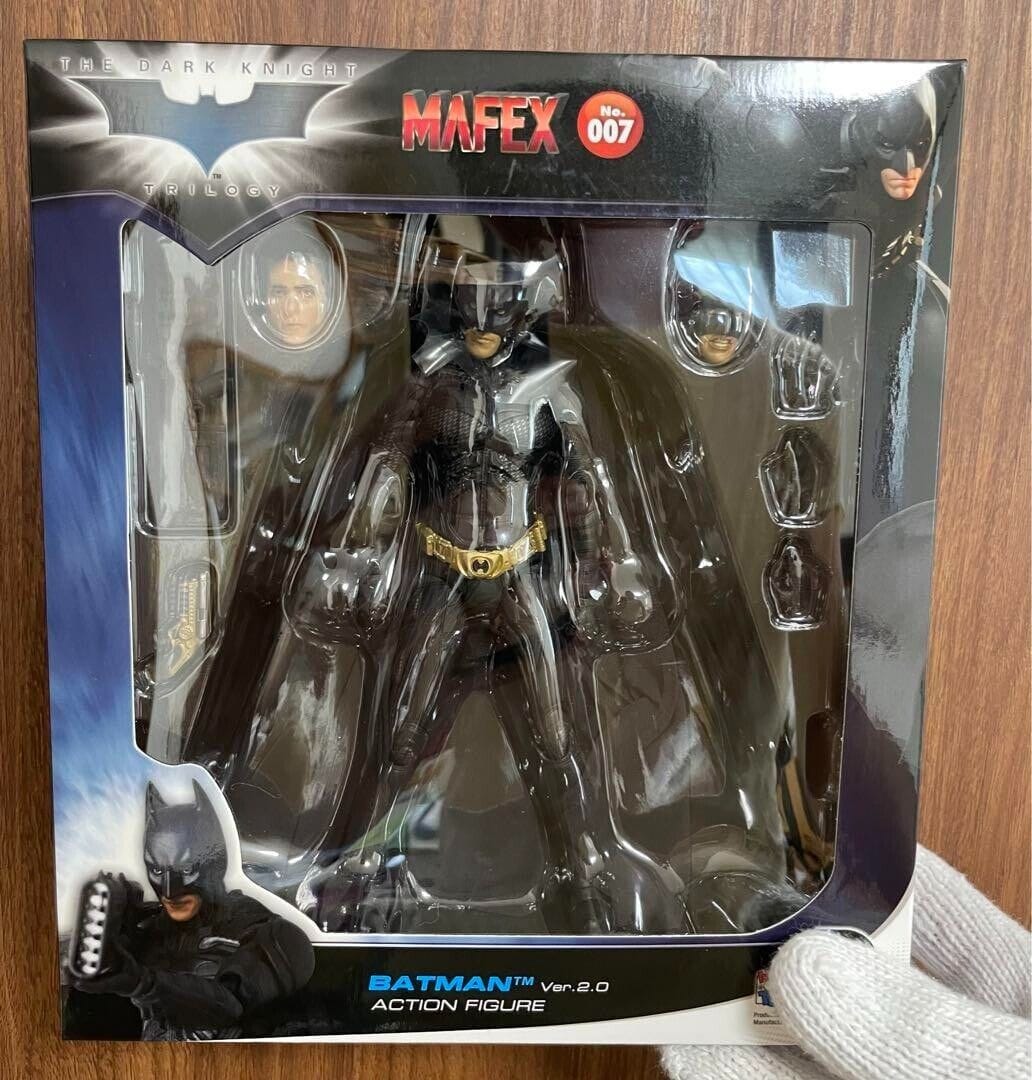 Procuro pra comprar.
 BATMAN THE DARK KNIGHT MAFEX 2.0 ou
 BATMAN THE DARK KNIGH…