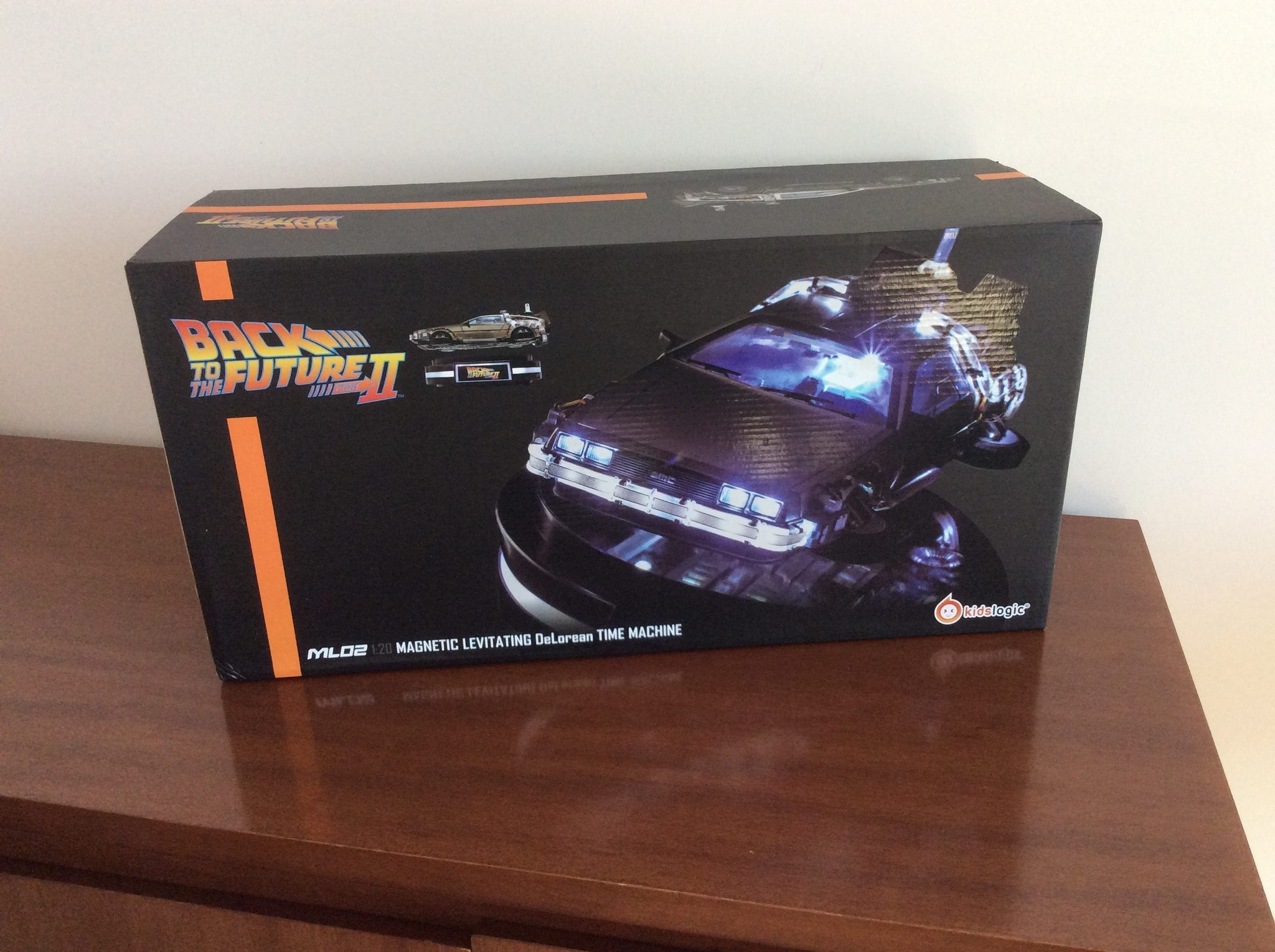 PROCURO PARA COMPRA:
 Delorean kidslogic ou Beast Kingdom.
 Interessados em vend…