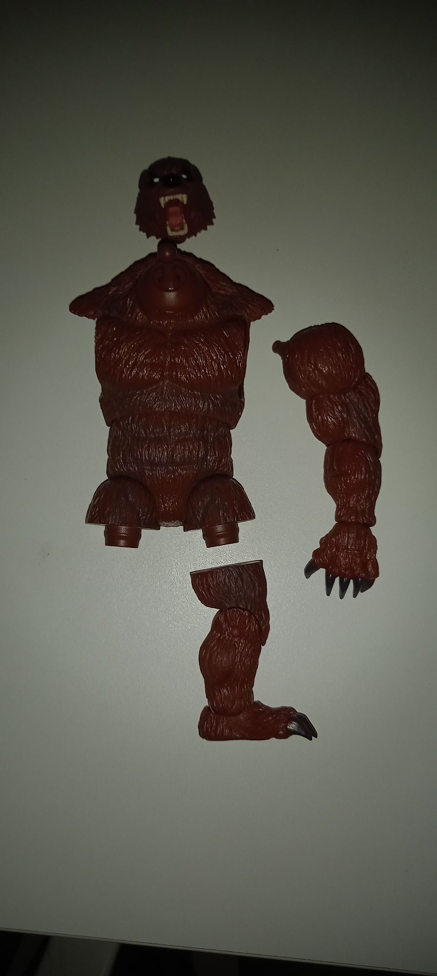 Procuro o braço direito e a perna direita da ursa maior série marvel legends.